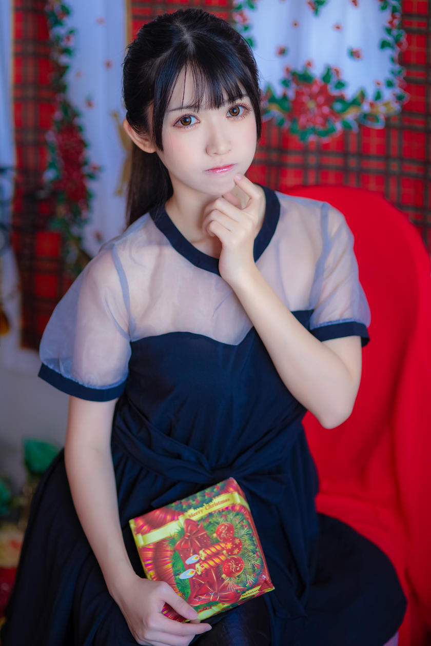 网红Coser@鳗鱼霏儿 – 加藤惠 薄纱礼服 [13P/107MB]